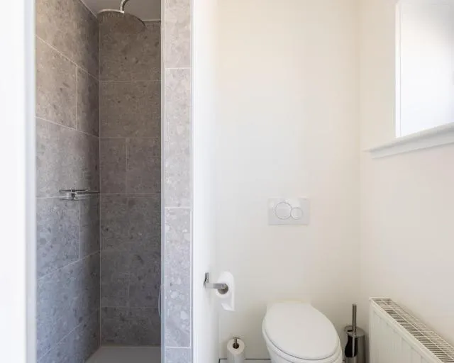  West Bay - picture  : Shower,Toilet,Bathroom,Bathroom,Property 