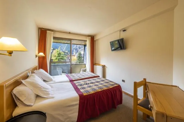  Hotel Bonavida - picture  : Bed,Photo of the whole room,Room 