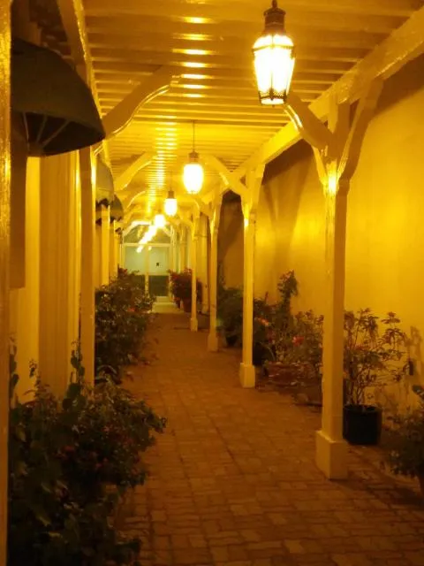  Sharjah International Airport Hotel - picture  : Decorative detail 