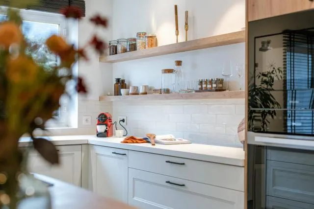  Modern and bohemian house with spacious garden - picture  : Kitchen/kitchenette 