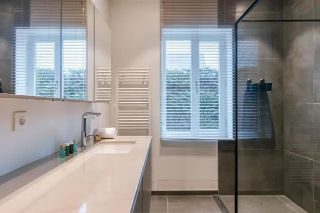  Modern and bohemian house with spacious garden - picture  : Kitchen/kitchenette,Bathroom 