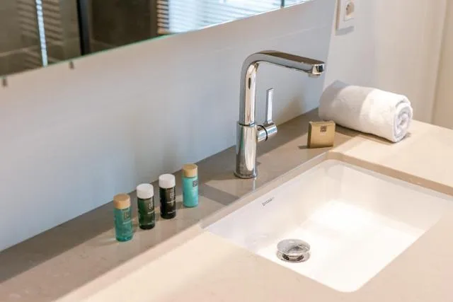  Modern and bohemian house with spacious garden - picture  : Bathroom 