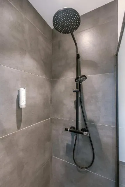  Modern and bohemian house with spacious garden - picture  : Bathroom 