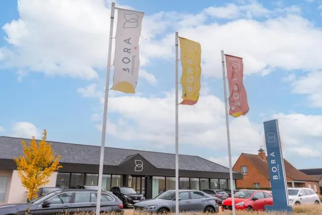  Modern and bohemian house with spacious garden - picture  : Property building 