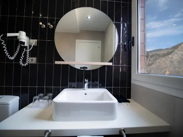  Hotel Roc Meler - picture  : Bathroom,Bathroom,Property 