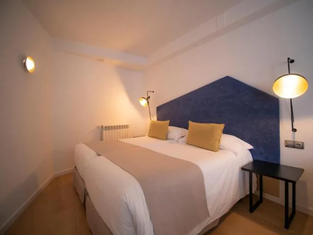  Hotel Roc Meler - picture  : Bed,Bed,Bedroom,Property,Room 