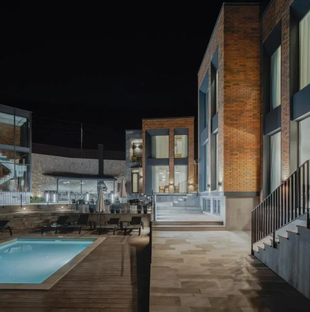  Aurora Luxe - picture  : Property building,Swimming pool 