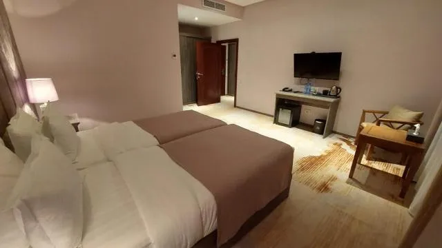  Aurora Resort Tsaghkadzor - picture  : TV/entertainment centre,Bed,Bedroom,Property 