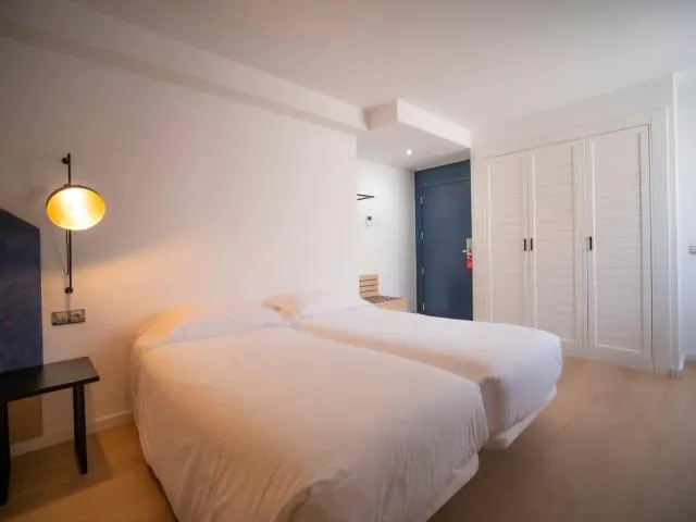  Hotel Roc Meler - picture  : Bed,Bed,Bedroom,wardrobe,Property,Room 