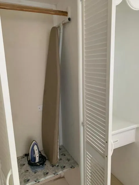  Seawinds Apartments - picture  : Bathroom,TV/entertainment centre,Bed,furniture,Property 