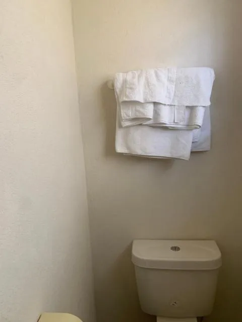  Seawinds Apartments - picture  : Bathroom,Bathroom,Property 