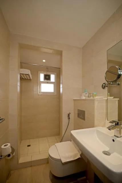  Action Hotel Ras Al Khaimah - picture  : Shower,Toilet,Bathroom,Bathroom,Property 