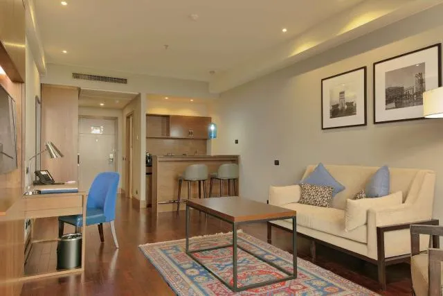  Radisson BLU Hotel Yerevan - picture  : Seating area,Photo of the whole room,Room 