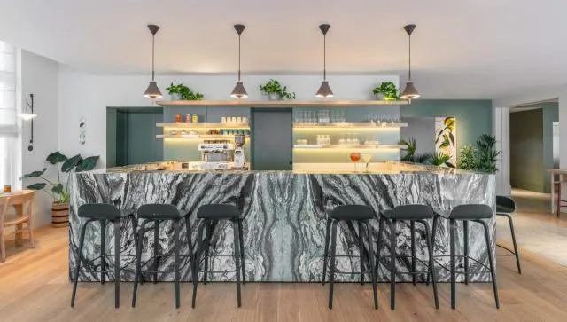  Inhabit, Queen's Gardens - photo  : Patio,Restaurant/endroits où manger,Propriété 