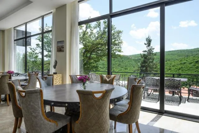  Aurora Resort Tsaghkadzor - picture  : Restaurant/places to eat,View (from property/room),Banquet/Function facilities,Seating area,Property 