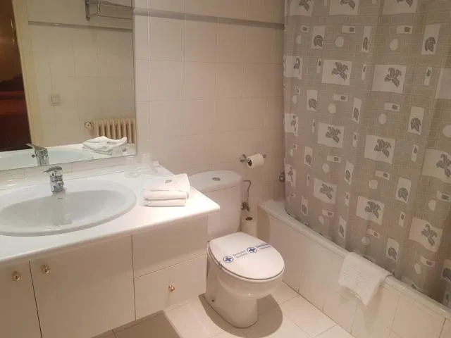  Hotel Sucara - picture  : Bathroom,Bathroom,Property 