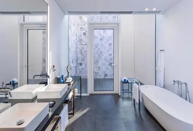  The Oberoi Beach Resort, Al Zorah - picture  : Bathroom 