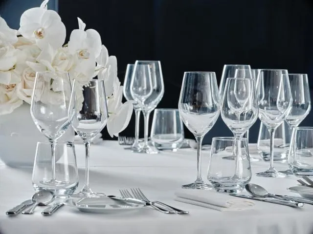  InterContinental Warszawa, an IHG Hotel - picture  : Toilet,Meeting/conference room,Property 