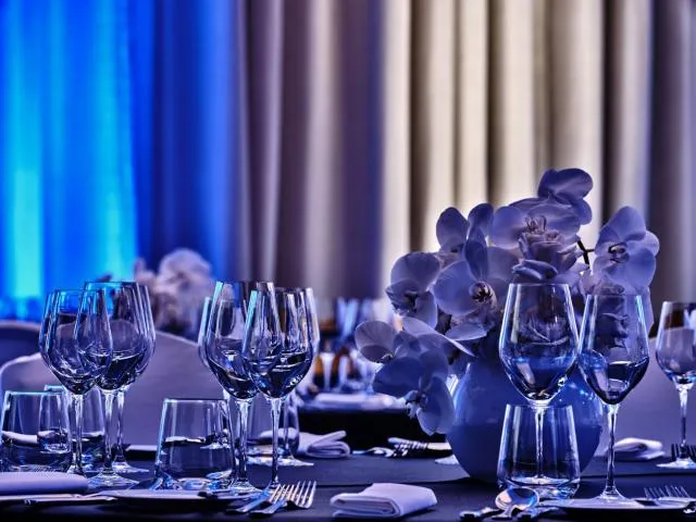  InterContinental Warszawa, an IHG Hotel - picture  : Toilet,Property building,Meeting/conference room,Property 