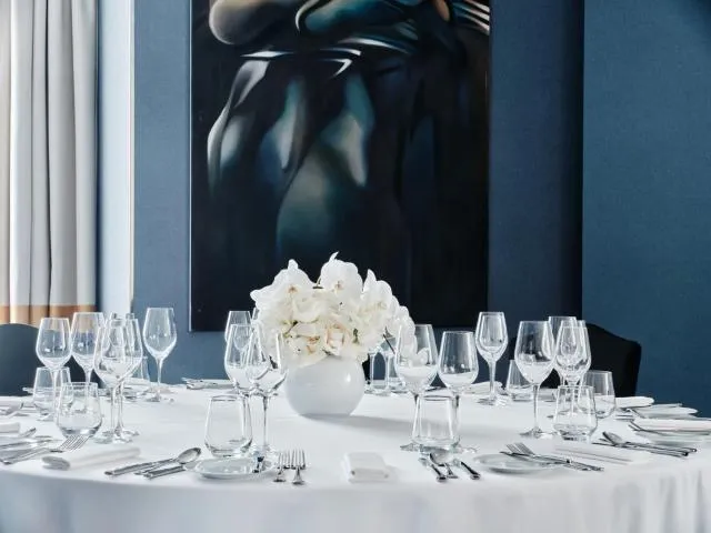  InterContinental Warszawa, an IHG Hotel - picture  : Toilet,Property building,Meeting/conference room,Property 