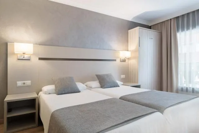  Hotel & Aparthotel Cosmos - picture  : Bed 