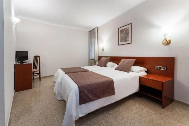  Hotel & Aparthotel Cosmos - picture  : Bed 