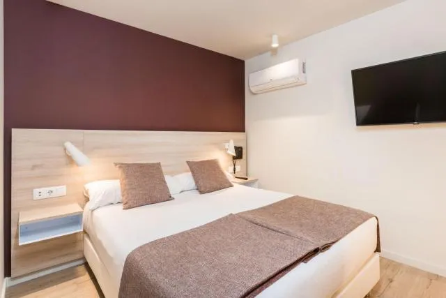  Hotel & Aparthotel Cosmos - picture  : Bed 