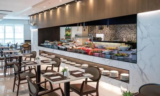  Elite Byblos Hotel - picture  : Toilet,Restaurant/places to eat,BBQ facilities,Food and drinks,Decorative detail,Dining area,Food,Buffet breakfast,Lunch,Property 