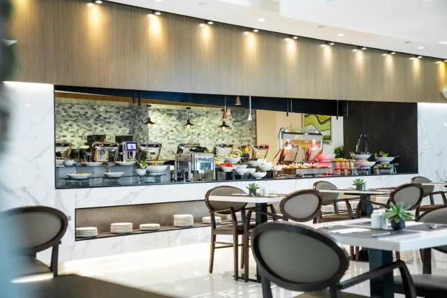  Elite Byblos Hotel - picture  : Toilet,Patio,Restaurant/places to eat,Day,Food and drinks,Dining area,Food,Lunch,Property 