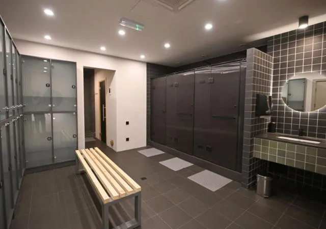  Best Western Plus Congress Hotel Yerevan - picture  : Bathroom,Fitness centre/facilities,Property 