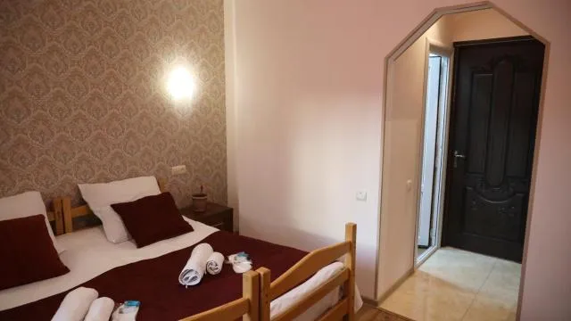  Old Byurakan Gouest House - picture  : Bed 