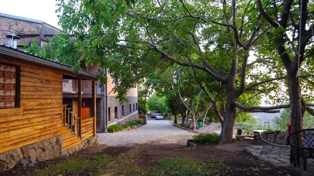  Old Byurakan Gouest House - picture  : Property building 