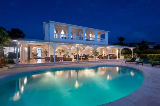  Fairway Views with Private Pool - Tradewinds villa - picture  : Property building,Swimming pool 