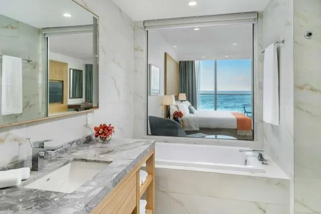  Koi Resort Saint Kitts, Curio Collection by Hilton - picture  : Bathroom,Bathroom,Property 