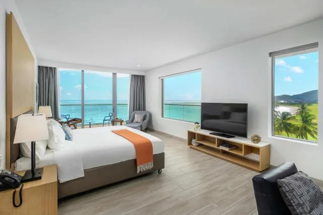  Koi Resort Saint Kitts, Curio Collection by Hilton - picture  : Bedroom,Property 