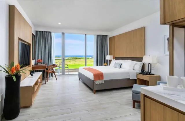  Koi Resort Saint Kitts, Curio Collection by Hilton - picture  : Sea view,Bedroom,Property 