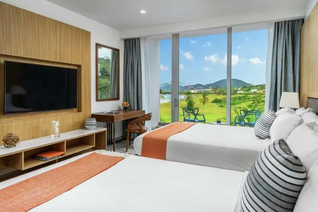  Koi Resort Saint Kitts, Curio Collection by Hilton - picture  : Bedroom,Property 