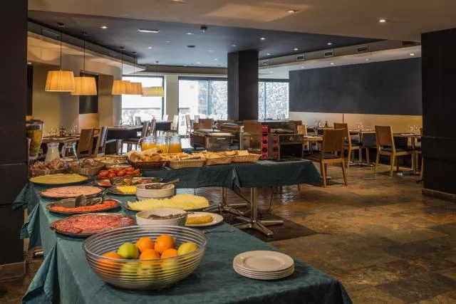  Aparthotel Shusski - picture  : Toilet,Breakfast,Buffet breakfast,Property 