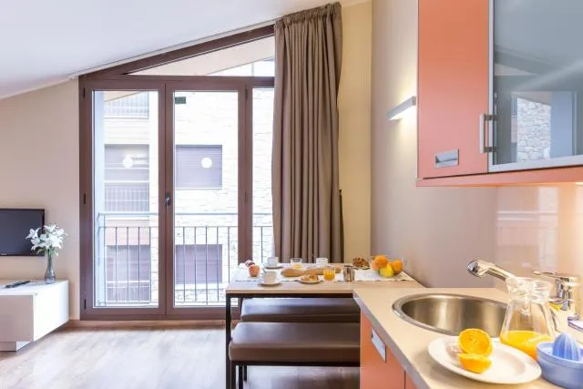  Pierre & Vacances Andorra Bordes d’Envalira - picture  : Kitchen/kitchenette,Living room,Property 