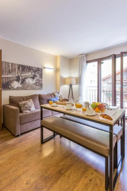  Pierre & Vacances Andorra Bordes d’Envalira - picture  : Bed,Living room,Property,Room 