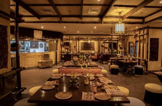  Ajman Hotel - picture  : Toilet,Restaurant/places to eat,Property 