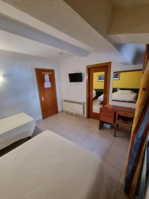  Hotel Cims Pas de La Casa - picture  : Bed,Bed,Photo of the whole room,Bedroom,internet,Property,Room 