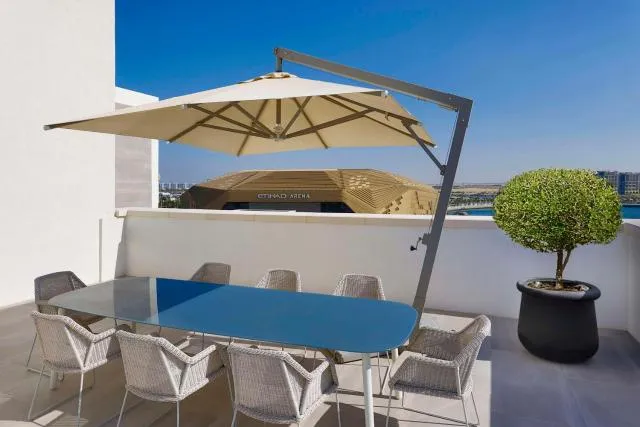  Hilton Abu Dhabi Yas Island - photo  : Vue (depuis la propriété/la chambre),Propriété 