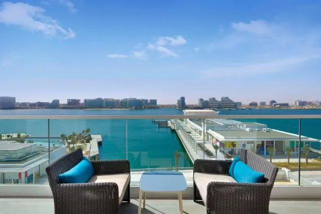  Hilton Abu Dhabi Yas Island - photo  : Vue (depuis la propriété/la chambre),Balcon/Terrasse,Vue sur un monument,Propriété 