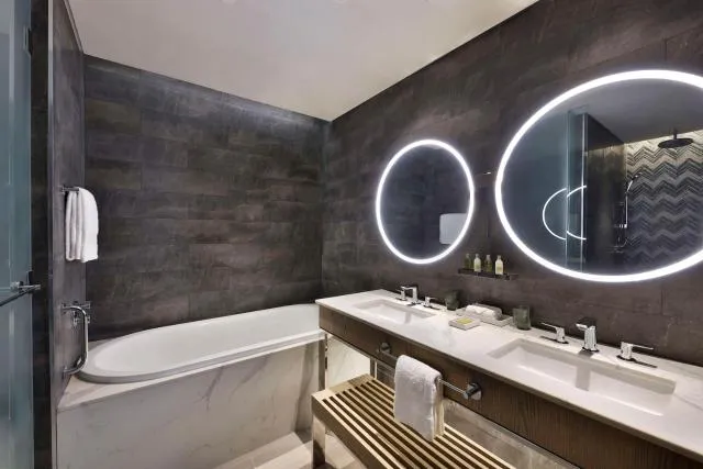  Hilton Abu Dhabi Yas Island - photo  : Toilettes,Salle de bain,Salle de bain,Propriété 