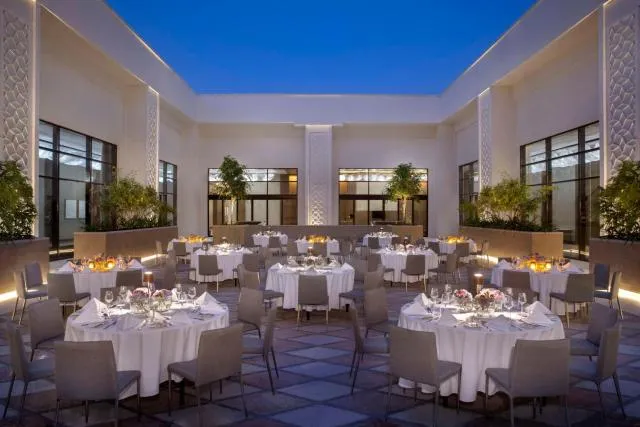  Hilton Abu Dhabi Yas Island - photo  : Toilettes,Immeuble immobilier,Salle de réunion/conférence,Propriété 