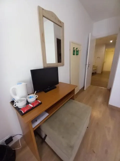  Hotel KATHMANDU - picture  : TV/entertainment centre 