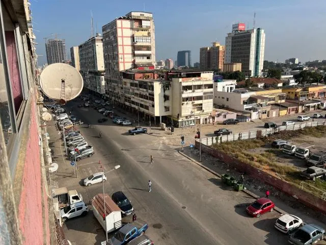  Apartamento África T2 em Zona Comercial de Luanda - picture  : Property building,Aqua park,City view,Street view,Parking,Property 