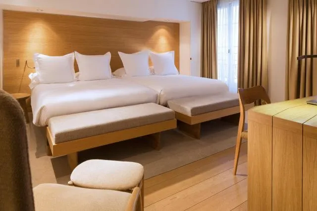  Hotel Marignan Champs-Elysées - photo  : Lit,Photo de toute la pièce,Chambre 