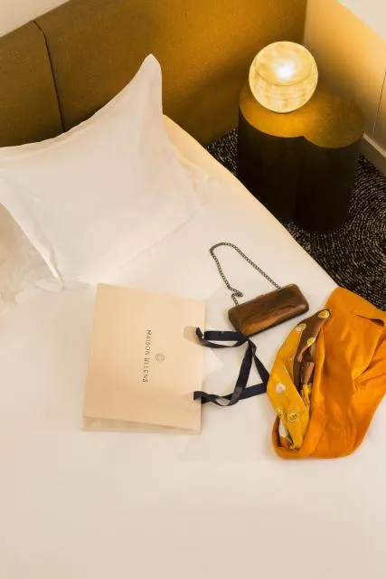  Hotel Marignan Champs-Elysées - photo  : Lit,Lit,Chambre à coucher,Propriété,Chambre 